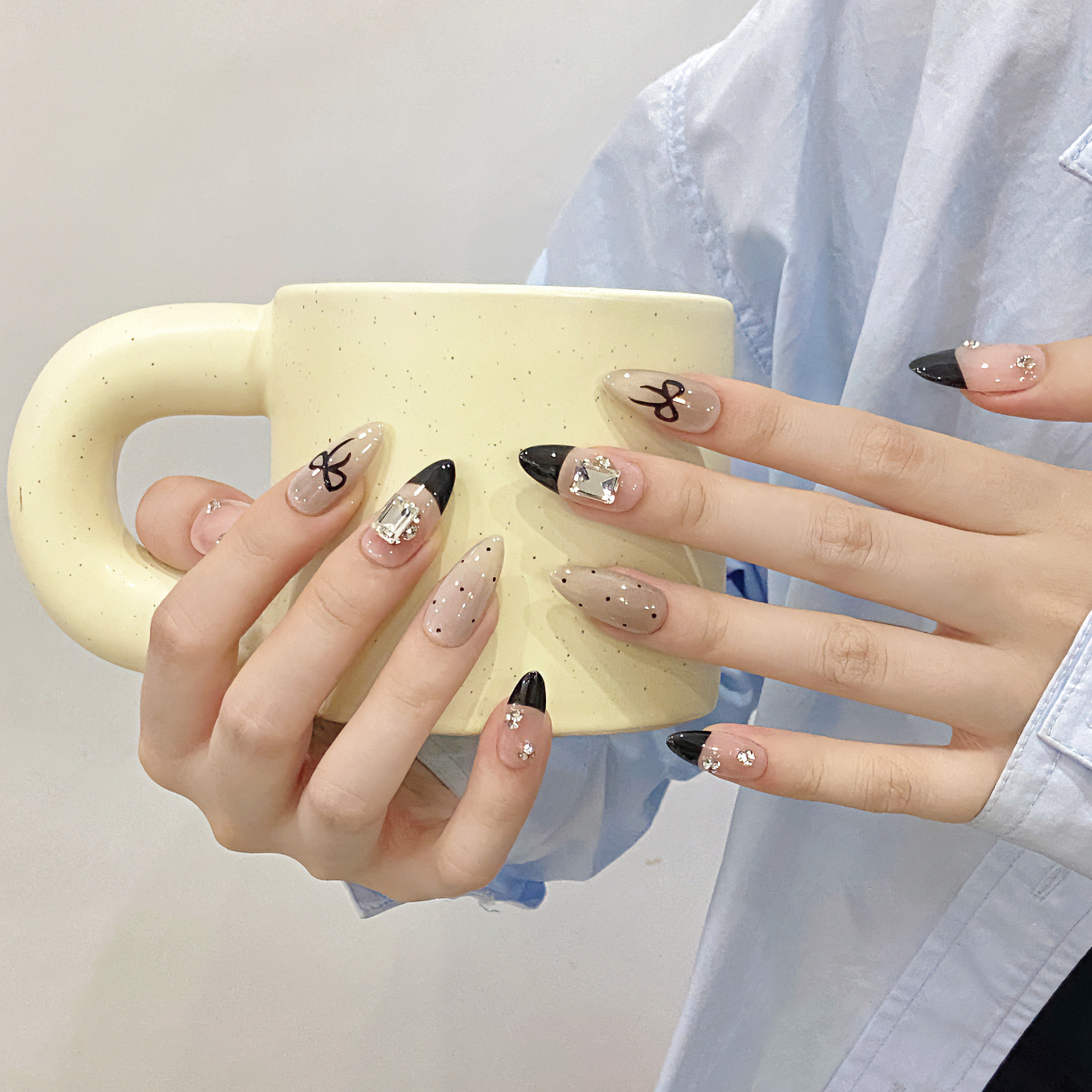 Handmade Press on Nails Black  – Resin Art Materials recenzja i cena